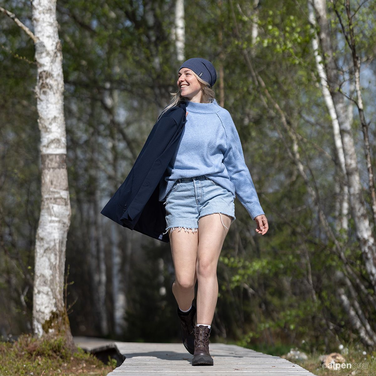 Baumwoll Beanie Rippmuster Blau Tragebeispiel 7